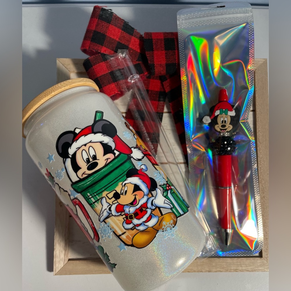 Mickey White Shimmer Cup with Beaded Christmas Pen